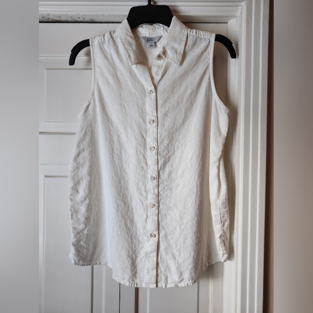 Croft & Barrow White Sleeveless Button Down Blouse